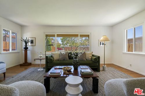 1113 Palms Blvd, Venice, CA, 90291-3524 | Card Image