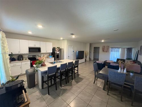 0-1563 Dawnview Way, Kindred, FL, 34744-6197 | Card Image