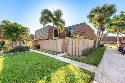 610 6th Ct, Palm Beach Gardens, FL, 33410-5106 | Card Image