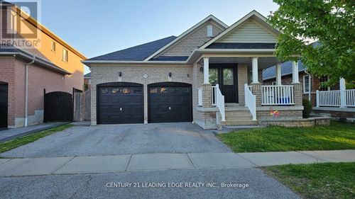 29 Pardon Ave, Whitby, ON, L1P1V1 | Card Image