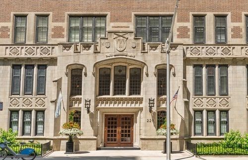 9w-220 E Walton Pl, Chicago, IL, 60611-1649 | Card Image