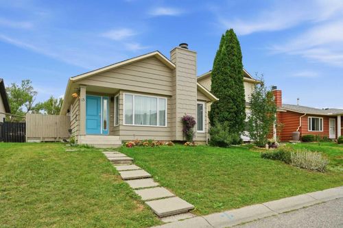 15 Deersaxon Rd Se, Calgary, AB, T2J6T1 | Card Image