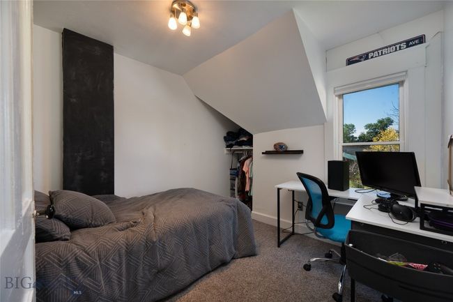 Upstairs Bed 3 | Image 24