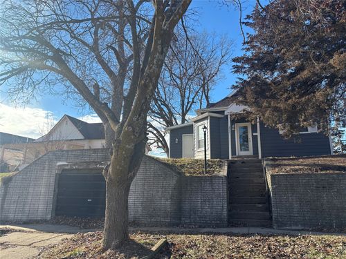 2117 5th St, Perry, IA, 50220-1131 | Card Image