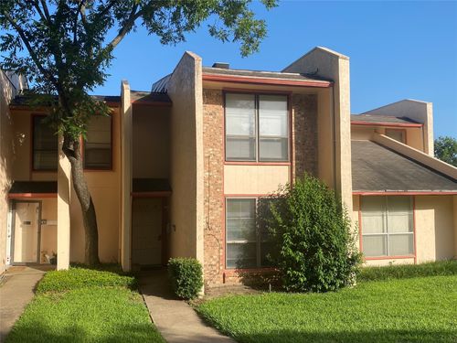 376 Valley Park Dr, Garland, TX, 75043-2955 | Card Image