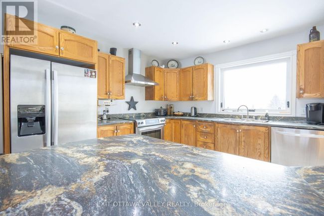 2112 Schutt Rd, House other with 3 bedrooms, 3 bathrooms and 6 parking in Palmer Rapids ON | Image 16