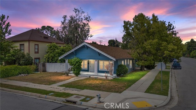 B St, Bakersfield, CA 93301
