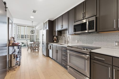 apt-2010-1212 Laurel St, Nashville, TN, 37203-4297 | Card Image