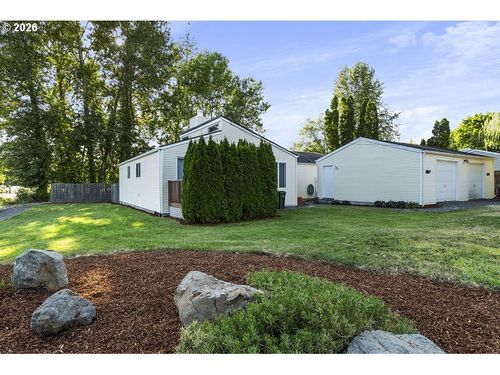 877 Se Francis Ave, Gresham, OR, 97080 | Card Image