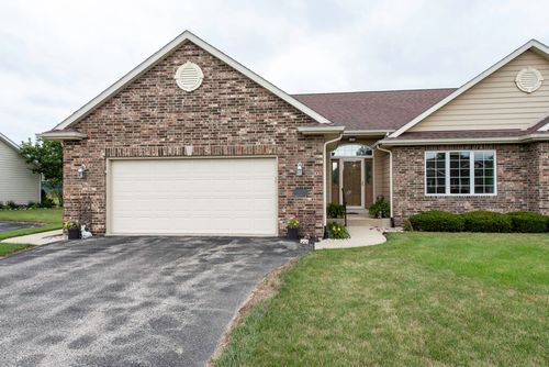 8952 62nd Ave, Pleasant Prairie, WI, 53158-3266 | Card Image