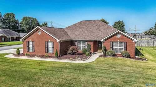 109 Shallowhill Rd, Huntsville, AL, 35811-7951 | Card Image