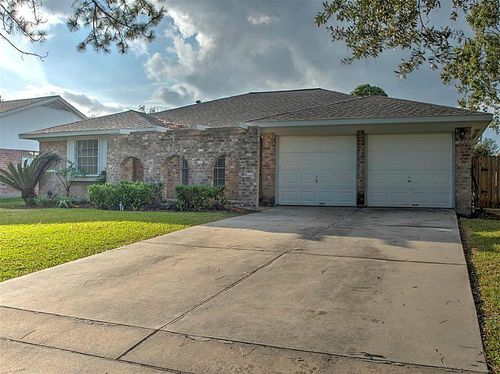 11830 Mulholland Dr, Meadows Place, TX, 77477-1526 | Card Image