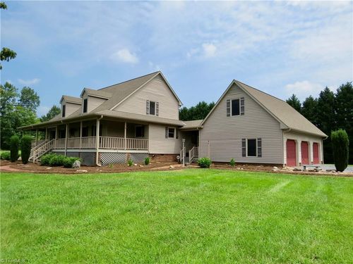 883 Goose Pond Rd, Ruffin, NC, 27326-9247 | Card Image