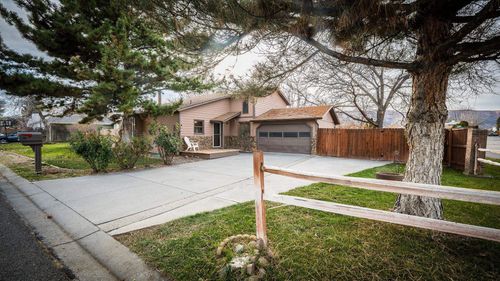 599 Catskill Ct, Grand Junction, CO, 81507-1076 | Card Image