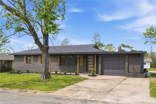 916 S 13th Pl, Rogers, AR, 72758-5002 | Card Image