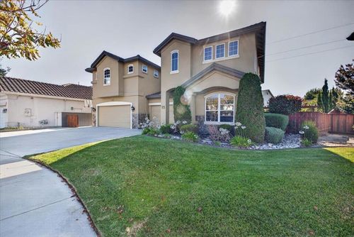 15 Victoria Cir, Salinas, CA, 93906-7291 | Card Image