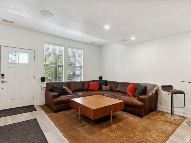 335 Park Blvd, Townhouse with 3 bedrooms, 3 bathrooms and 2 parking in Ogden UT | Image 4