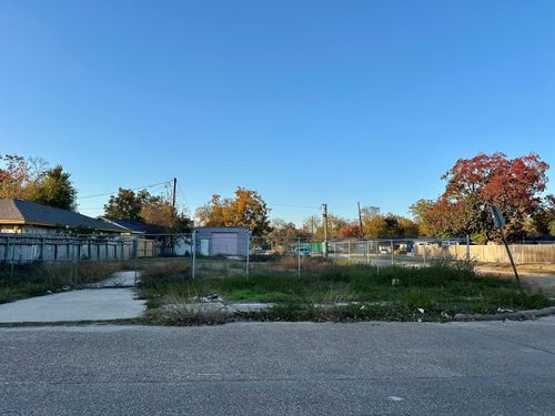 5739 Sweetbriar St, Houston, TX, 77017-6435 | Card Image