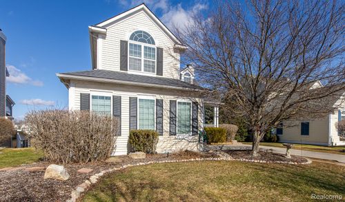 1004 Island Lake Dr, Oxford, MI, 48371-3676 | Card Image