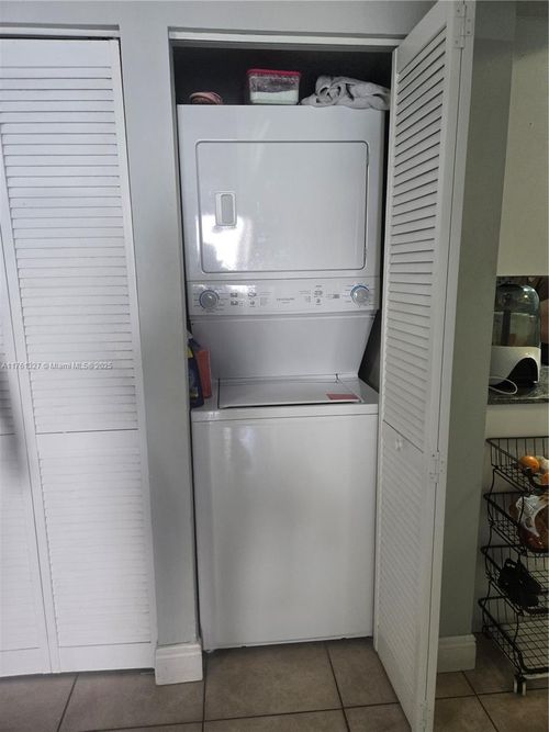 apt-102-7655 Sw 153rd Ct, Miami, FL, 33193-1796 | Card Image