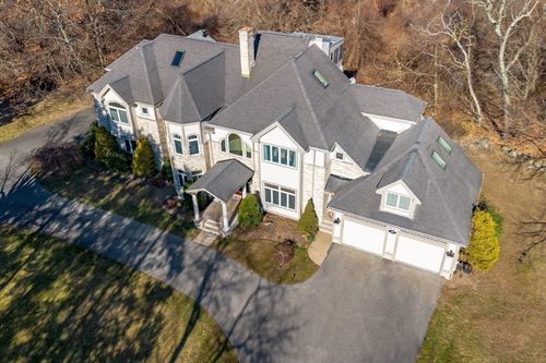 34 Allen St, Lexington, MA, 02421-7137 | Card Image