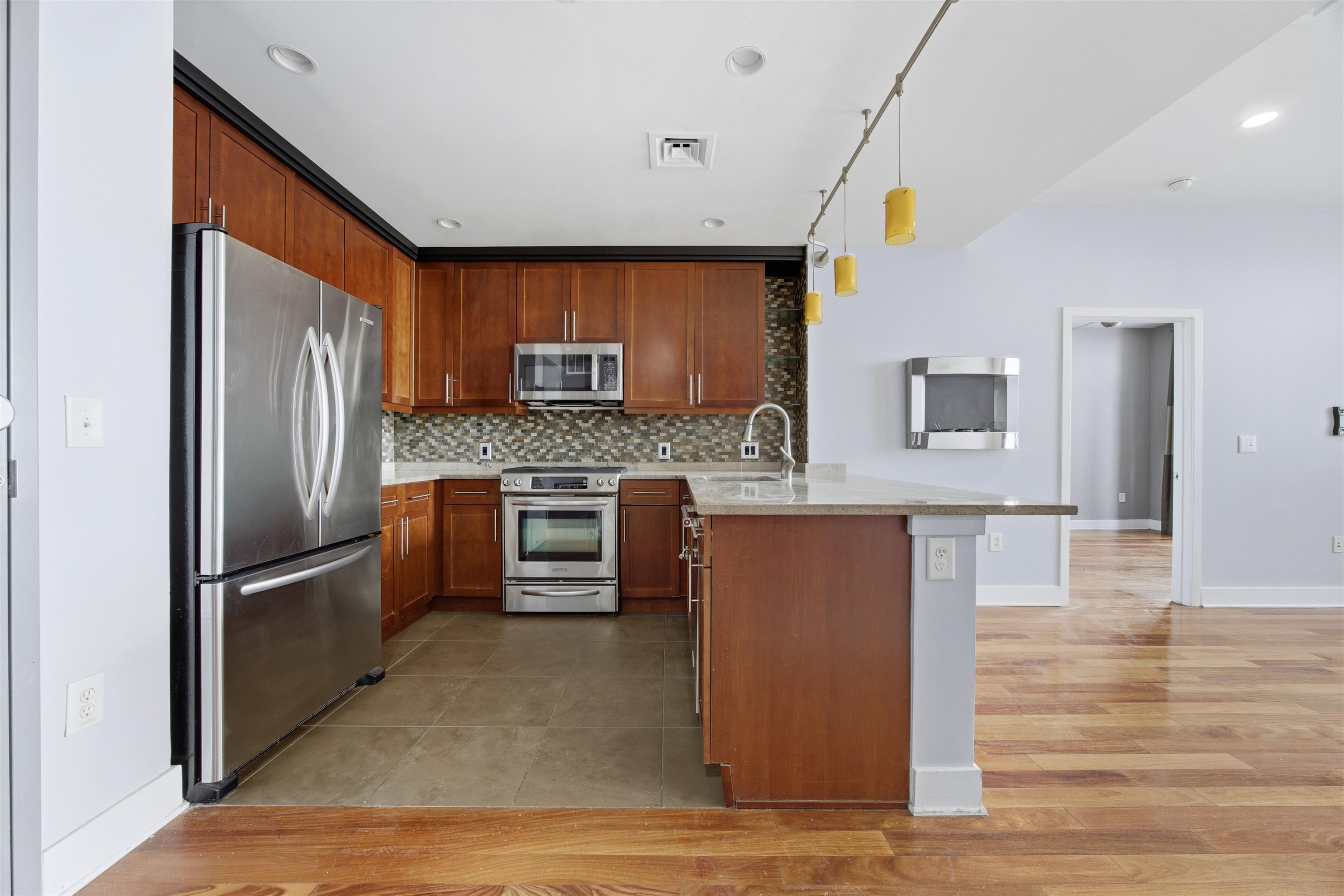 Residential Lease in JC, Downtown 2