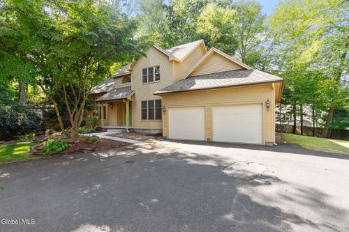 43 Oaktree Ln, Niskayuna, NY, 12309-1825 | Card Image