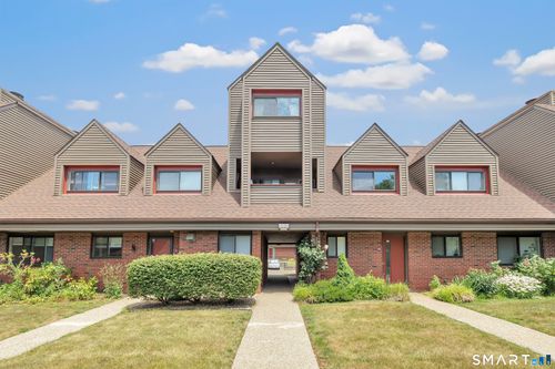 72-72 Montoya Dr, Branford, CT, 06405-2528 | Card Image