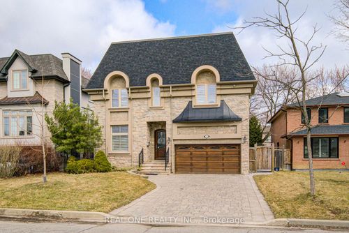 210 Maplehurst Ave, North York, ON, M2N3C2 | Card Image