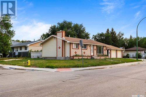 5417 2nd Ave N, Regina, SK, S4R5L1 | Card Image