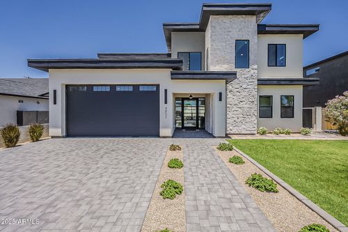 4852 E Piccadilly Rd, Phoenix, AZ, 85018-5541 | Card Image