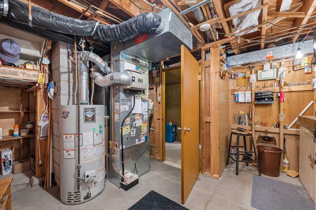 8 Foley Road Se, House other with 3 bedrooms, 1 bathrooms and 3 parking in Calgary AB | Image 28
