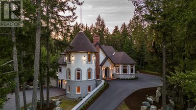 625 Lorimer Pl, House other with 5 bedrooms, 6 bathrooms and 10 parking in Victoria BC | Image 1