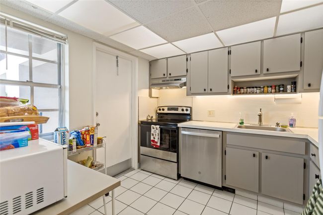 APT-403 - 3000 N Palm Aire Dr, Condo with 2 bedrooms, 2 bathrooms and null parking in Pompano Beach FL | Image 12