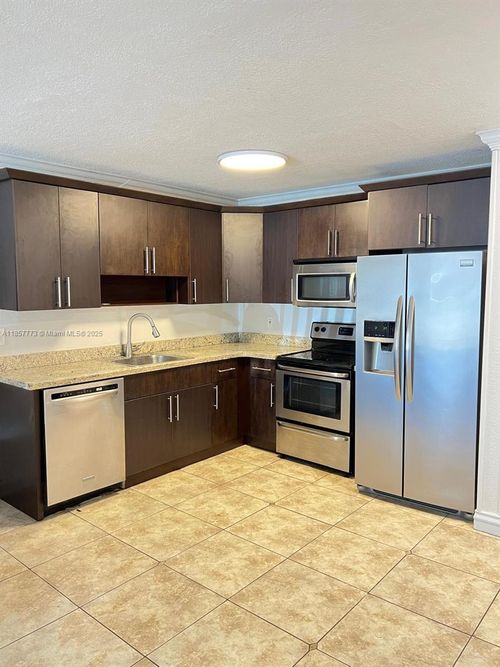 5-117-7010 Nw 186th St, Hialeah, FL, 33015 | Card Image