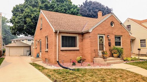 3201 S 72nd Street, Milwaukee, WI, 53219 | Card Image