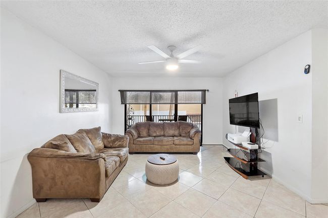 APT-1527 - 9188 W Atlantic Blvd, Condo with 3 bedrooms, 2 bathrooms and null parking in Coral Springs FL | Image 6