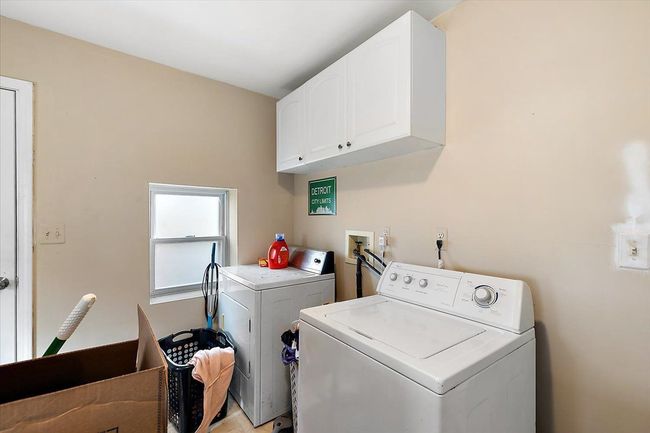 110 W Shevlin Ave, House other with 2 bedrooms, 1 bathrooms and null parking in Hazel Park MI | Image 12