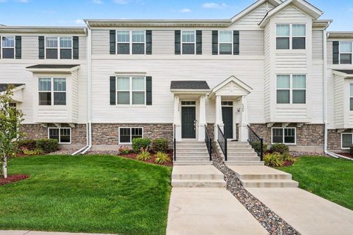 7508 38th St N, Oakdale, MN, 55128-3301 | Card Image