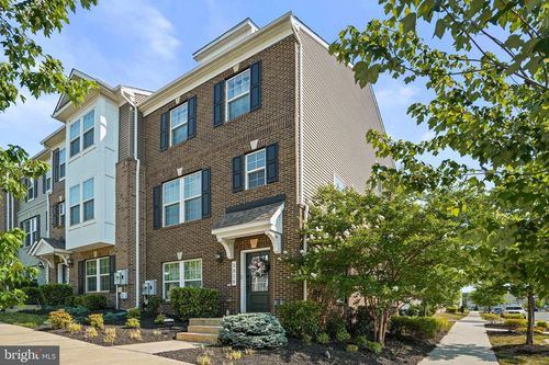 2910 Pinebrook Rd, LANDOVER, MD, 20785-1959 | Card Image