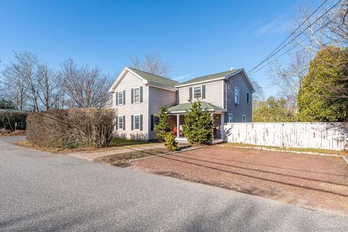 735 Wiggins Street, Southold, NY, 11944 | Card Image