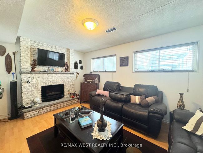 425 Hansen Rd N, House other with 4 bedrooms, 3 bathrooms and 4 parking in Brampton ON | Image 28