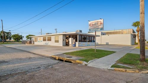 230 W 2nd St, Freeport, TX, 77541-5714 | Card Image