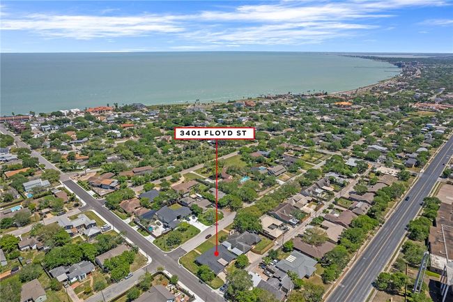 3401 Floyd St, House other with 4 bedrooms, 3 bathrooms and 2 parking in Corpus Christi TX | Image 4
