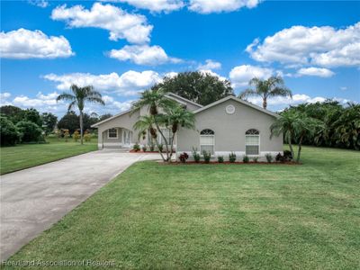 8 Meadowlake Circle N, House other with 3 bedrooms, 3 bathrooms and null parking in Lake Placid FL | Image 2