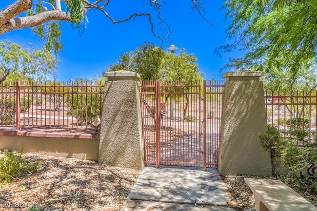 UNIT-101 - 1900 Summer Pine Ct, Townhouse with 3 bedrooms, 3 bathrooms and null parking in Las Vegas NV | Image 37