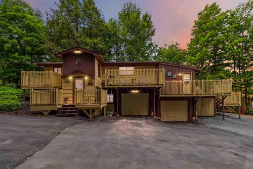 285 Lakeview Cir, Bridgewater, NS, B4V4G3 | Card Image