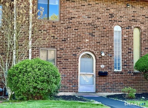 94-94 Wakefield Cir, East Hartford, CT, 06118-1630 | Card Image