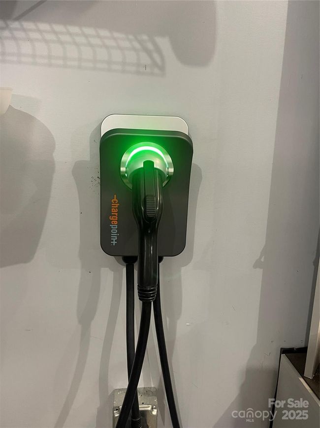 Electric Vehicle Charge will Convey with the home. | Image 40