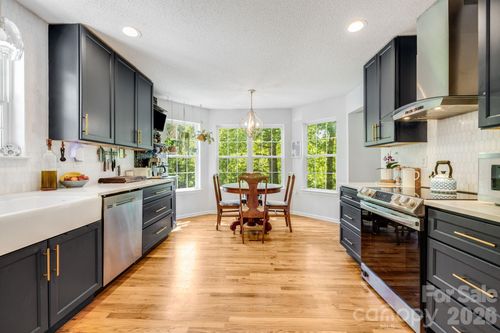 747 Osborne Rd, Clyde, NC, 28721-4503 | Card Image